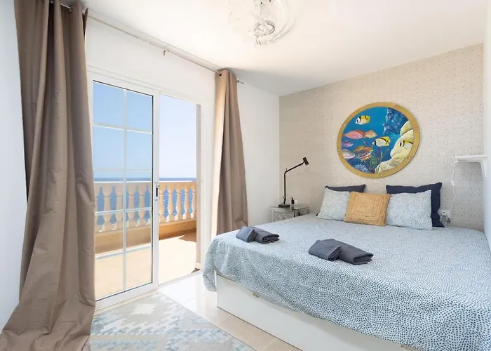 Hébergement de vacances Home2book Ocean View House El Medano, Pool *